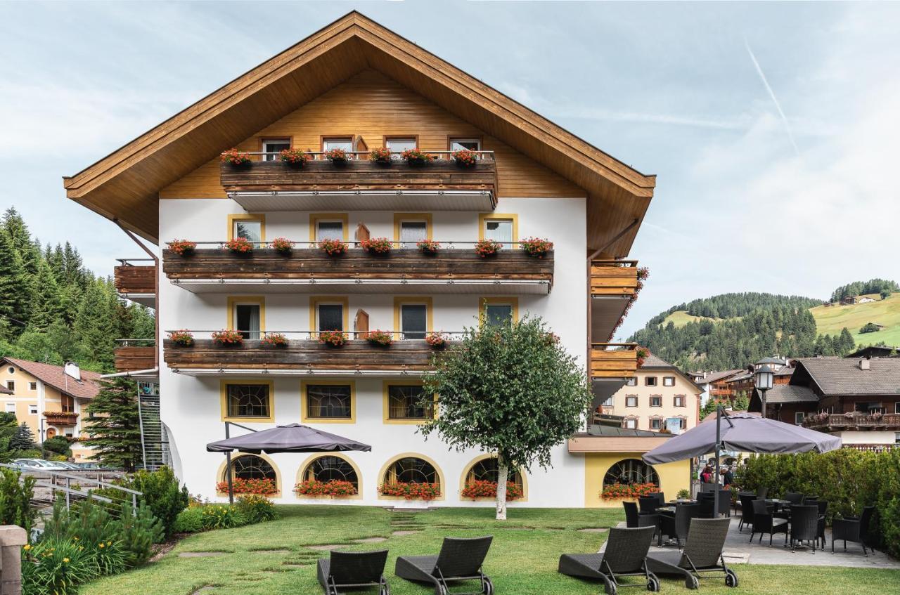 Hotel Oswald Selva di Val Gardena Exterior photo
